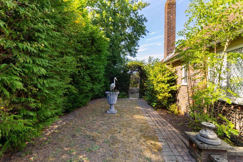 Crewes Avenue